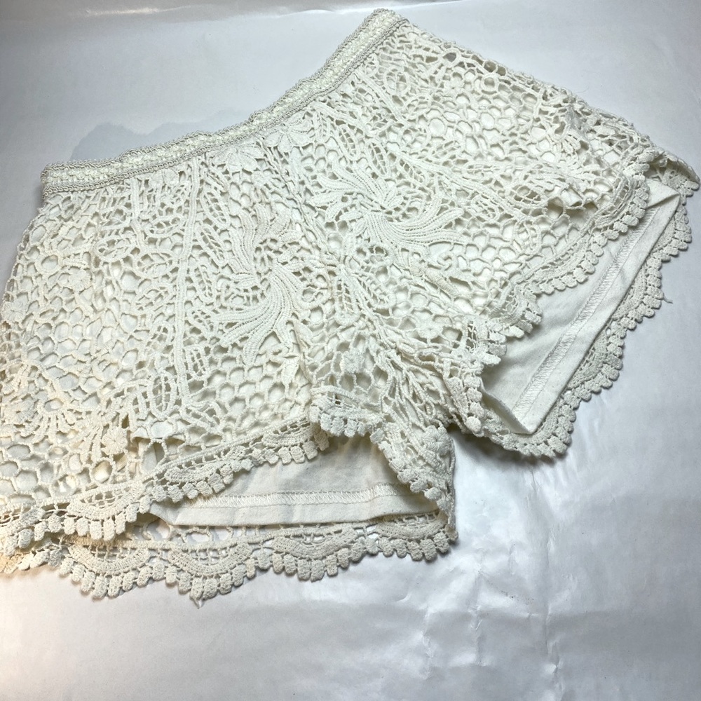 Mossimo Supply S/P Crocheted Shorts in Cream